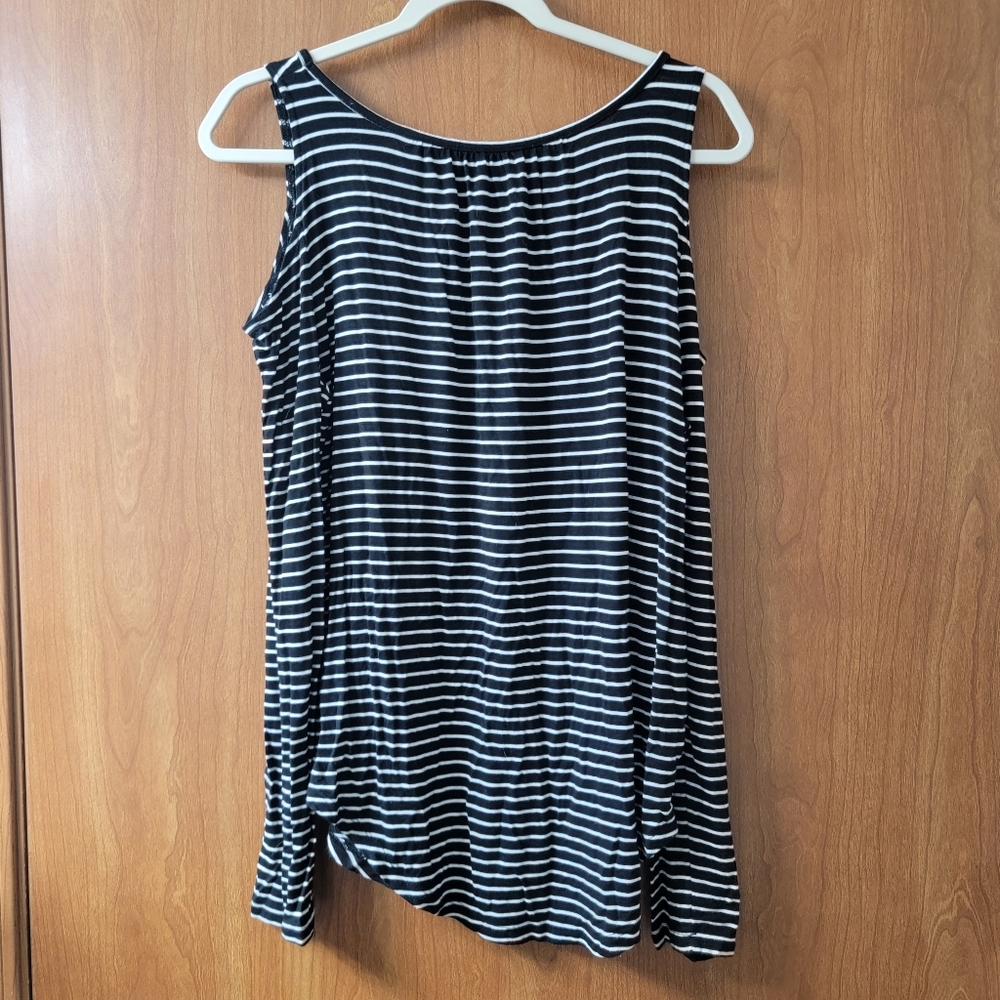 BOGO Old Navy Long Sleeve Striped Cold Shoulder Tee Black White Size Medium